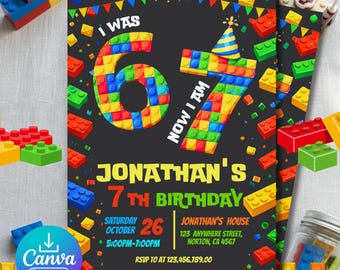 Puede incluir: Una invitación de cumpleaños negra con el texto "I WAS 6, NOW I AM 7". Los números están diseñados para parecer bloques de juguete coloridos. La invitación dice "7º Cumpleaños de Jonathan" con la fecha, hora y lugar.