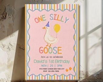 Puede incluir: Una invitación de cumpleaños caprichosa con un ganso de dibujos animados que lleva un gorro de fiesta y sostiene un globo amarillo. La invitación tiene un fondo rosa con las palabras "ONE SILLY GOOSE" y detalles del evento.