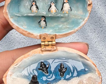 Miniature penguins in walnut shells, handmade glacier decor, personalized gift, Arctic scene, polar ocean diorama, decorative item