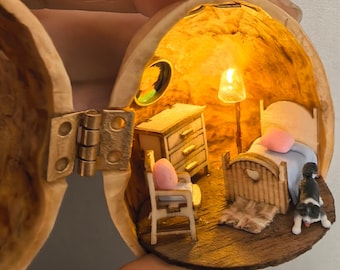 Fairy House Nut Shell Night Light LED + Movable Dog – Mini Light-Up Wooden Room – Customizable Decor – Unique Fairy Gift