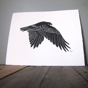 Hawk Linocut Impresión Falconry Bird Red Tailed Hawk imagen 3