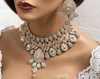 Elegant Indian Bridal Jewelry Set, Rose Gold Kundan Choker and Earrings, Bollywood Wedding Headpiece, Unique Indian Wedding Gift