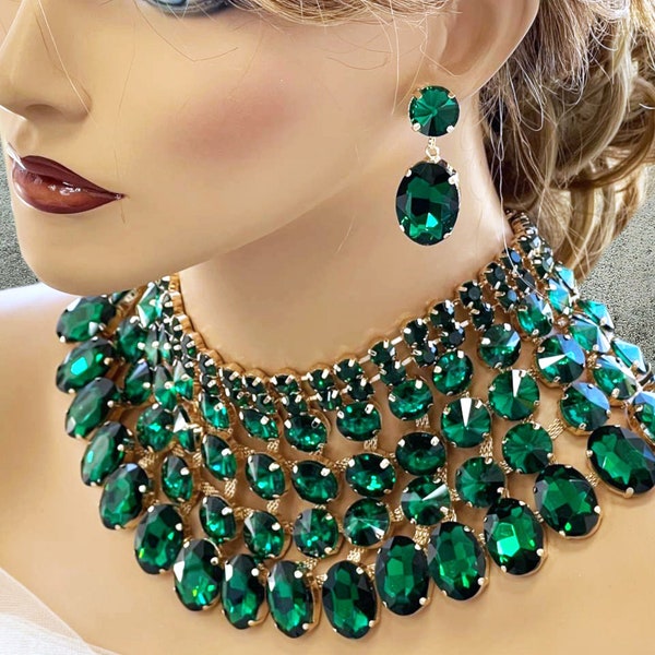 Ensemble de bijoux de boucles d'oreilles de collier de mariage épais vert émeraude, bijoux de salle de bal, collier plastron Drag Queen,