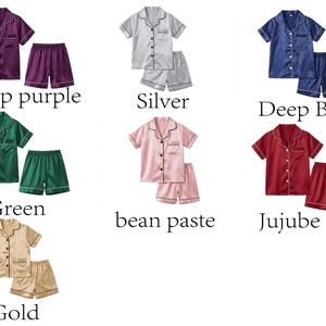 Barnpyjamasset i satin med namn – Personliga pyjamasar med blomsterflickor, fotogåvor för flickor bild 7