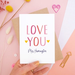 Carte d'anniversaire « Je t'aime » personnalisée - Nom de famille personnalisé - Carte de Saint-Valentin Je t'aime - Carte d'amour simple - Saint-Valentin typographique