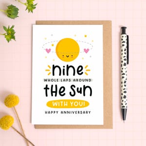 Carte d'anniversaire 9 tours autour du soleil - 9e anniversaire de mariage - neuvième anniversaire - 9 ans de mariage avec vous - anniversaire de poterie