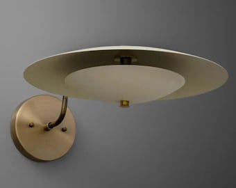 Aplique de parede em latão - Luminária moderna de meados do século XX - Cúpula dupla
