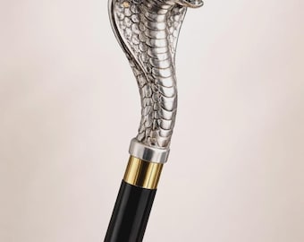 Bengala com Cabeça de Cobra: Cabo de Cobra Prateado, Haste de Madeira, Acessório em Estilo Vintage