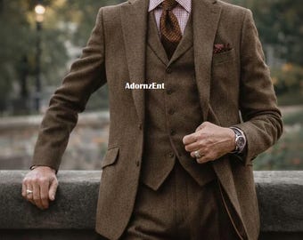 Traje marrón de 3 piezas para hombre: atuendo formal clásico con chaleco para bodas y eventos.