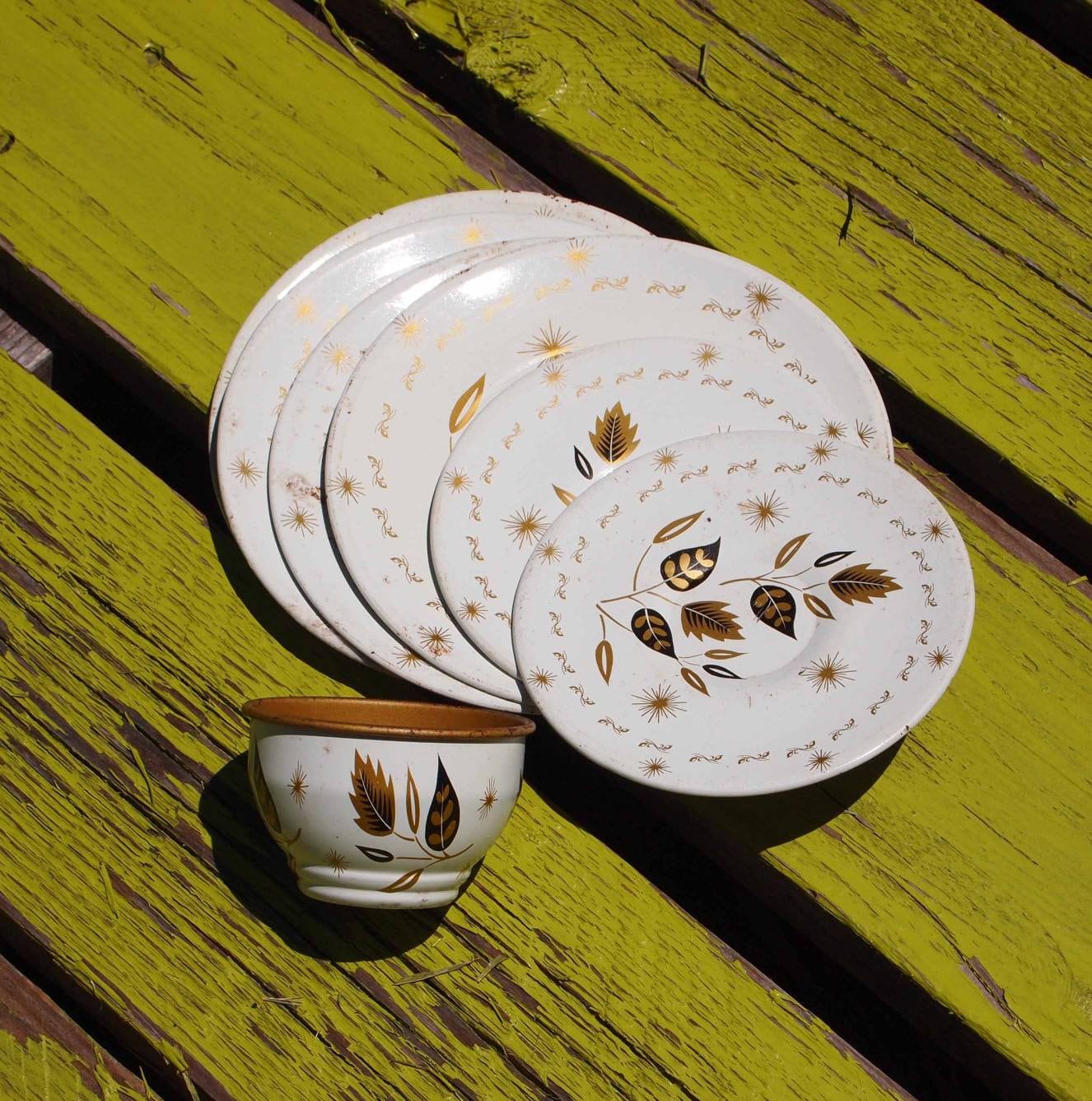 Vintage Tin Tea Set Childs Tea Party 7 Tea Cups Metal Saucers Etsy