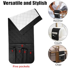 Könnte beinhalten: Schwarzer, gesteppter Armlehnen-Organizer mit fünf Taschen und einer weißen, rautenförmigen Oberseite. Der Text lautet "Versatile and Stylish" und "Five pockets". Der Organizer wird auf einer Relaxliege, einem Sofa und einem Stuhl gezeigt.