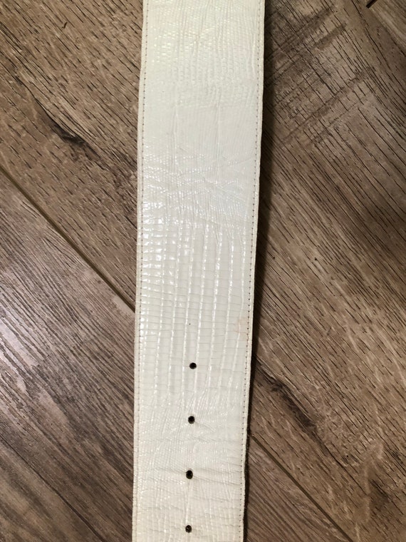 1970's Leather Shop White alligator belt with fla… - image 4