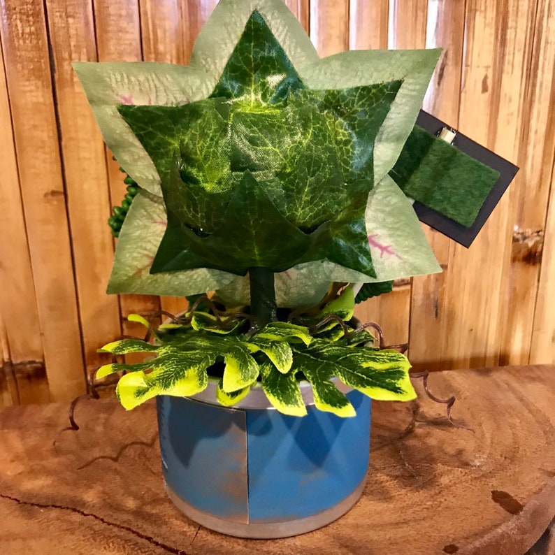 Little Shop of Horrors Audrey 2 Coffee Can Sculpture 6 inches Tall Disney Feed Me Seymour Venus Flytrap for Tiki Oasis Halloween