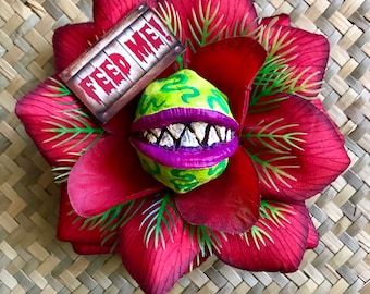 Audrey 2 Red Rose Little Shop of Horrors Haarspange Feed Me Seymour Venus Flytrap für Tiki Oasis Halloween Comic Con Cosplay Dapper D