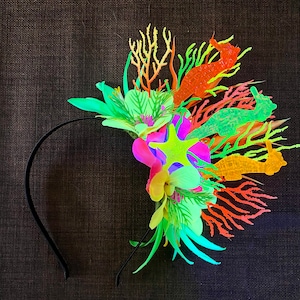 Black Light Fluorescent Seahorse Swizzle Stick Mini Mermaid Half Crown Dapper Day Halloween Comic Con Tiki Day Tiki Oasis VLV UV Reactive