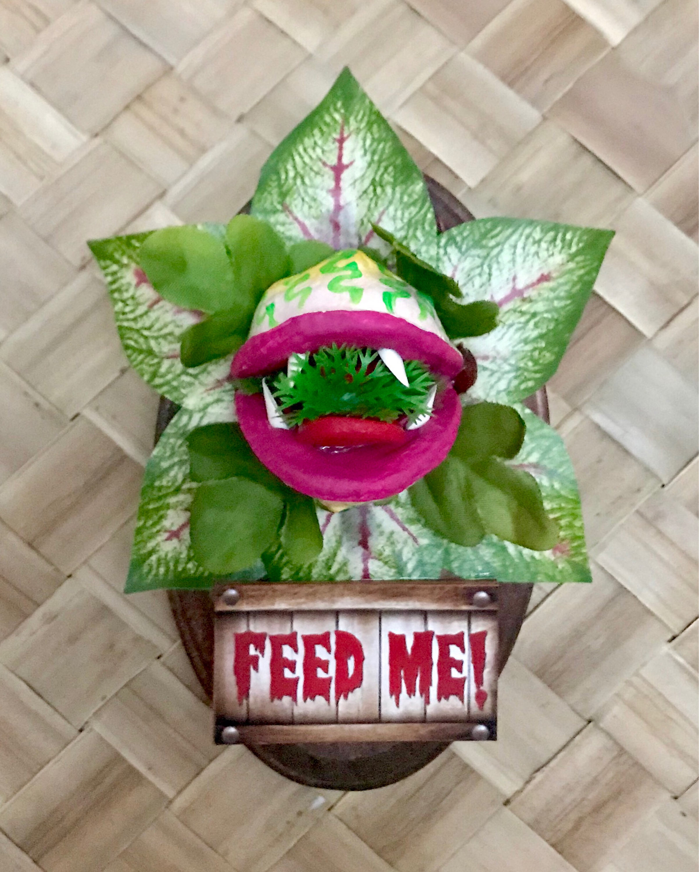 置物 SWAROVSKI (BROADWAY-AUDREY) LITTLE SHOP OF HORRORS to Unveil 'Audrey II' Times Square Installation
