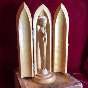 Vintage wooden Mary Shrine - A beautiful treasure for you