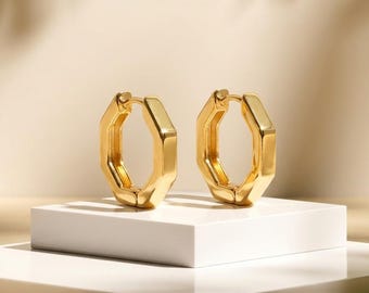 Elegantes pendientes hexagonales Huggie, modernos y elegantes aros Huggie, regalo para ella.