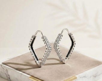 Aros con forma de corazón de diamante recortado en plata de ley 925 con circonita cúbica brillante