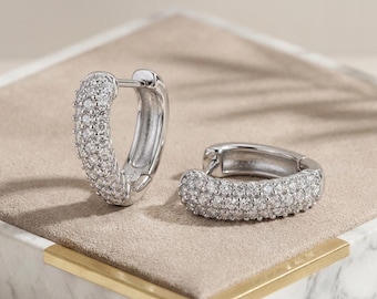 Pendientes de aro pequeños de plata de ley 925 con circonitas cúbicas brillantes