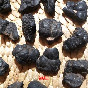 StOnE of MaGicK & ALcHeMy, VeRy RaRe PsiLoMeLaNe, BoTrYoiDaL MeRLiNiTe FrOm A SeCrEt LoCaTiOn 3 sizes
