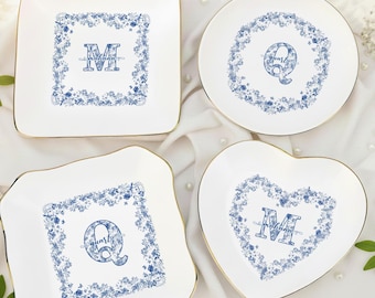 Bandeja para anillos con letras personalizadas, porta joyas con inicial floral azul, plato con monograma personalizado, recuerdo de boda para dama de honor.