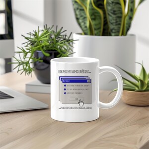 Innan du stör mig | Rolig kaffemugg med design | Humoristisk mugg med ordspråk | Keramisk kaffemugg för kontoret | Present till en kollega