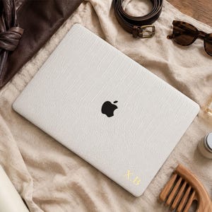 Custom White Crocodile Leather MacBook Case,Gold Lettering MacBook Cover with For MacBook Pro 13 14 16, M3 Air 13 14 15 Neo A18 Laptop Shell image 4