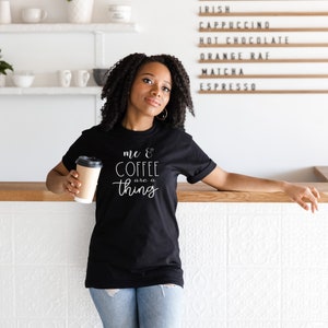 Io e il caffè siamo una cosa sola SVG + PNG + JPEG, Carburante per mamme SVG, Amante del caffè SVG, Mamma divertente SVG, Stanca come una madre, File di taglio Silhouette
