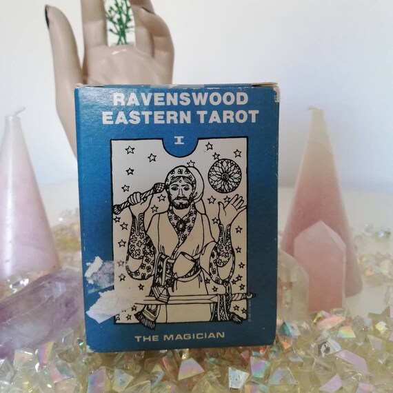 当時物 新品 タロットカード RAVENSWOOD EASTERN TAROT 当時物 新品 タロットカード RAVENSWOOD EASTERN TAROTの通販 by