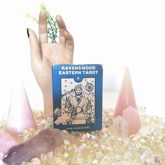 当時物 新品 タロットカード RAVENSWOOD EASTERN TAROT 当時物 新品 タロットカード RAVENSWOOD EASTERN TAROTの通販 by