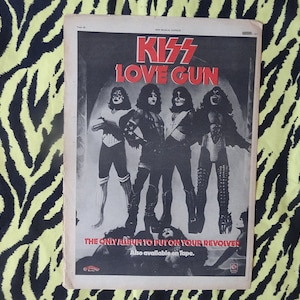 Pubblicità/manifesto originale dei Kiss del 1977, raro poster vintage, poster rock "Love Gun" Hard rock heavy metal Paul Stanley Gene Simmons