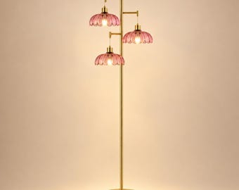 Handgefertigte moderne Gold 3-Licht Stehlampe, Rosa Glas Blumenschirme, Schlafzimmer Dekor