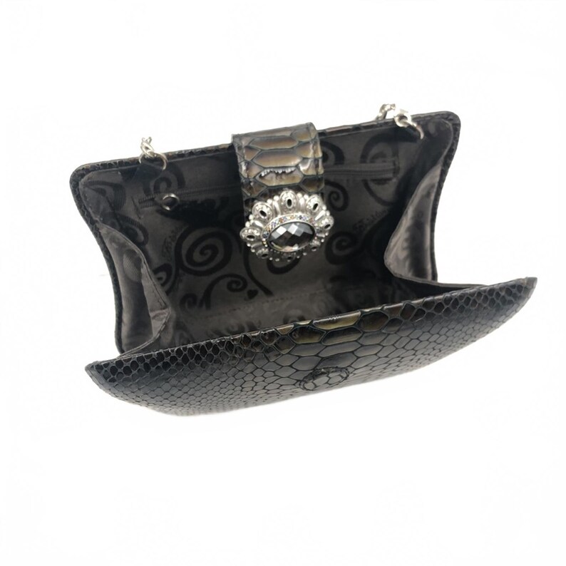 Bolso de noche Brighton Luminesce de piel de serpiente de pitón negra con broche de cristal, nuevo en embalaje original imagen 4