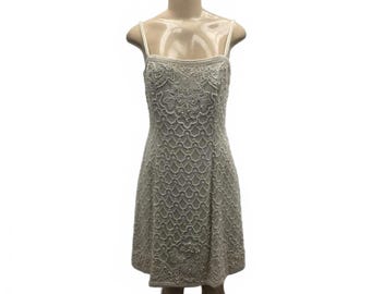 Minivestido de seda con cuentas vintage de Bill Blass para cóctel de novia