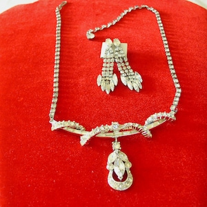 Rhinestone Necklace and Earrings.....Vintage Rhinestone Jewelry.....Rhinestone Necklace with Drop and Earrings  (# 16)
