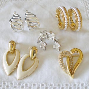 Napier Heart Brooch and 4 Pairs Napier Earrings Vintage Napier Jewelry.....Vintage Napier Brooch and Earrings