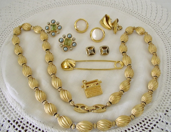 Monet Jewelry Collection.....Vintage Jewelry Colle