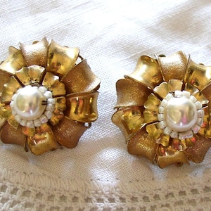 Miriam Haskell Earrings Vintage....Haskell Floral Earrings....Vintage Miriam Haskell Earrings