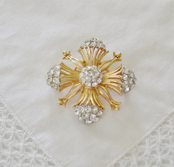 Lisner Jewelry Brooch....Vintage Lisner Goldtone … - image 1