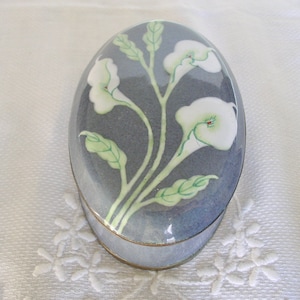 Trinket Box Enameled Oval Box White Floral Decor........Calla Lilly on Vintage Oval Gray Enameled Box.....Vintage Enameled Oval Box.