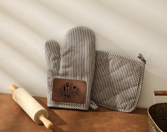 Custom Oven Mitts, Protective Pot Holder, Personalized Baking Oven Glove, Dinnerware Gift, Cooking Gift, Baking Present, Personalized Gifts