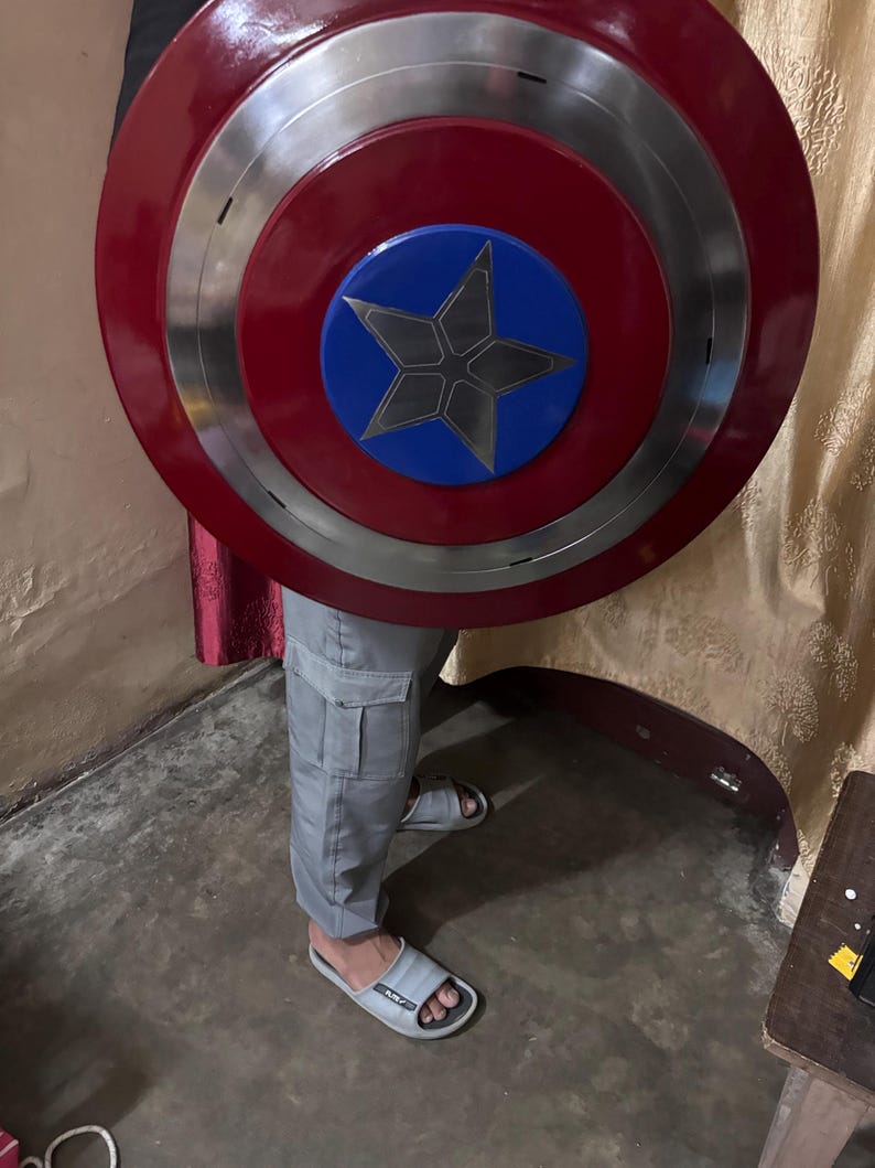 Captain America Shield Replica – 1:1 Scale Metal Prop, Cosplay, Comic Con Gift image 9