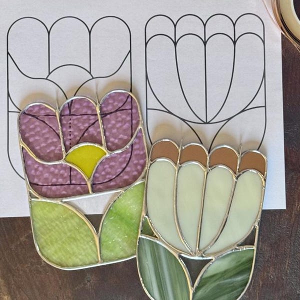 Frühlingsblumen – Buntglasvorlage (Digitaler Download, Hobbylizenz)