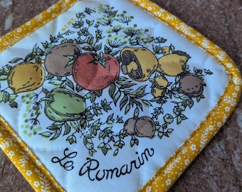 Vintage Corningware "Spice of Life" Hot Pad Holder