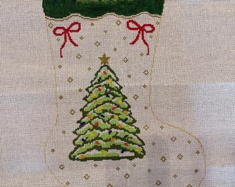 Weihnachtsstrumpf-Stickvorlage | Handbemalter Weihnachtsbaum auf Stickvorlage | Weihnachtsstrumpf-Stickvorlage | Stickgeschenk für Weihnachten – 13 Maschen