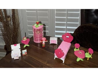 Vintage 2003 HUGE Strawberry Shortcake Berry Sweet Home FURNITURE set
