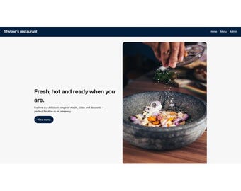 Puede incluir: Sitio web del restaurante Shyline's. La página presenta el texto "Fresco, caliente y listo cuando lo estés" y "Explora nuestra deliciosa gama de comidas, guarniciones y postres, perfecto para comer en el restaurante o para llevar". Un cuenco de piedra gris oscuro contiene verduras picadas.