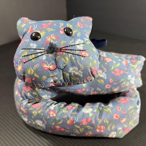 Vintage Floral Cat Draft Blocker Stopper, Cottage Style Fabric Door Draft Guard