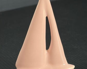 1930s Pottery Soft Pink Sailboat 4.5 Figure Tiny Chip Bookshelf Cottage